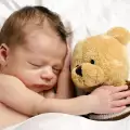 От колко сън се нуждае бебето?