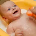 Колко често се къпе бебето?