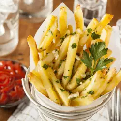Пържени картофи с магданоз