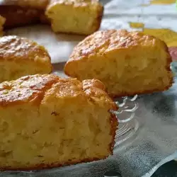 Много вкусен кекс с ябълки