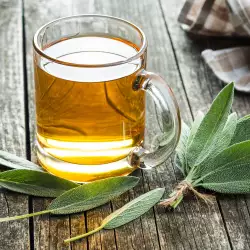 При потене при менопауза - сок от градински чай