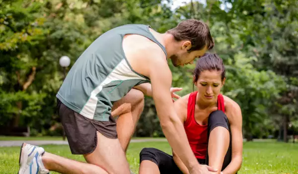 схващане на мускулите от активна тренировка