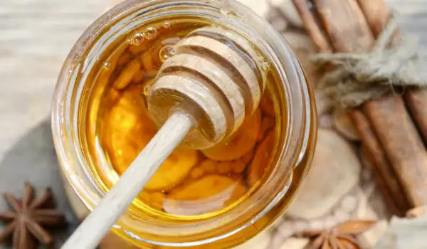 мед и канела е невероятна лечебна комбинация