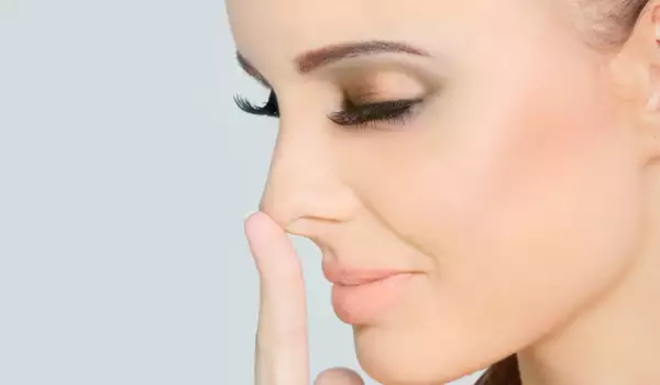 Причини за болката в носа