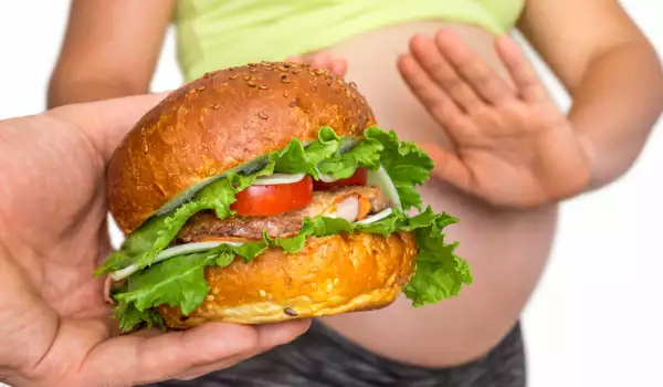 бременна отказва вреден бургер