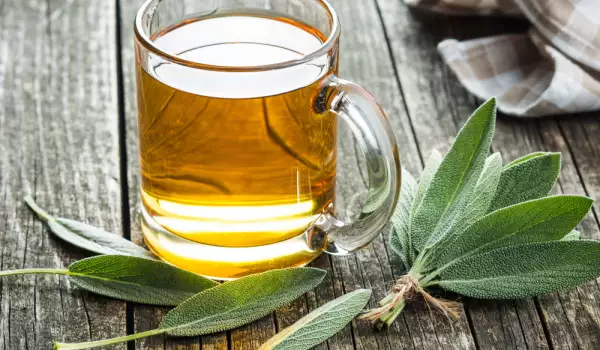При потене при менопауза - сок от градински чай