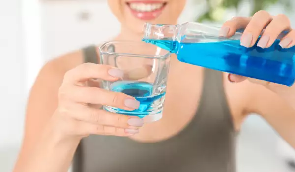 използване на вода за уста